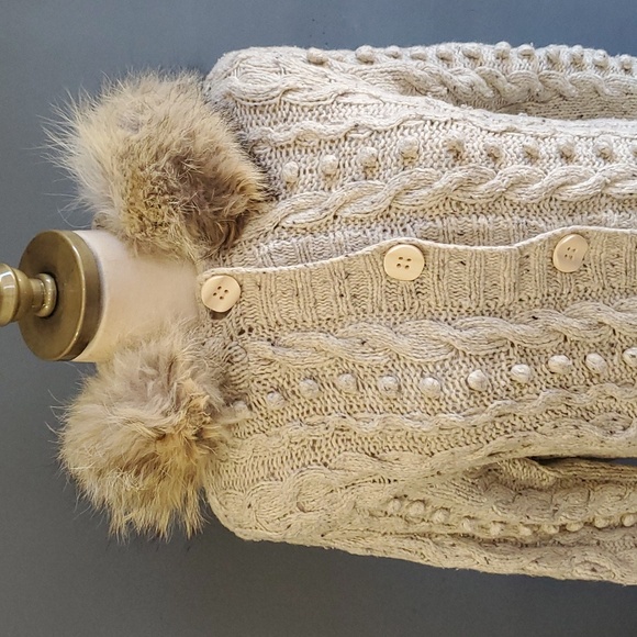 J.crew hand knit ivory cream button  removable fur  hood sweater  size M - Picture 3 of 15